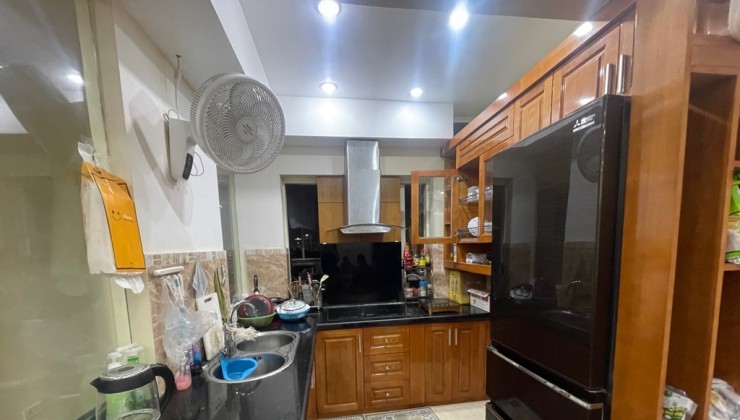 BÁN GẤP CĂN HỘ VŨ PHẠM HÀM: 62M2, 2 PN, Ô TÔ ĐỖ, Ở NGAY, HƠN 4 TỶ